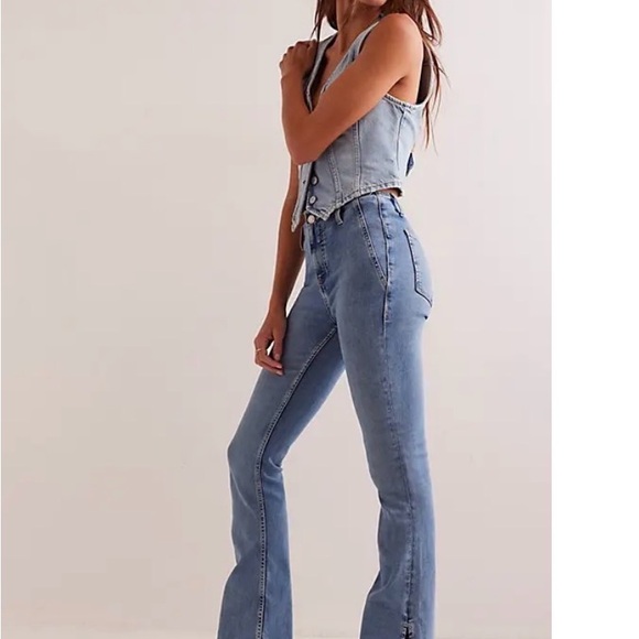 We The Free Level Up Slit Slim Flare Jeans - Hayley Blue - Picture 2 of 6